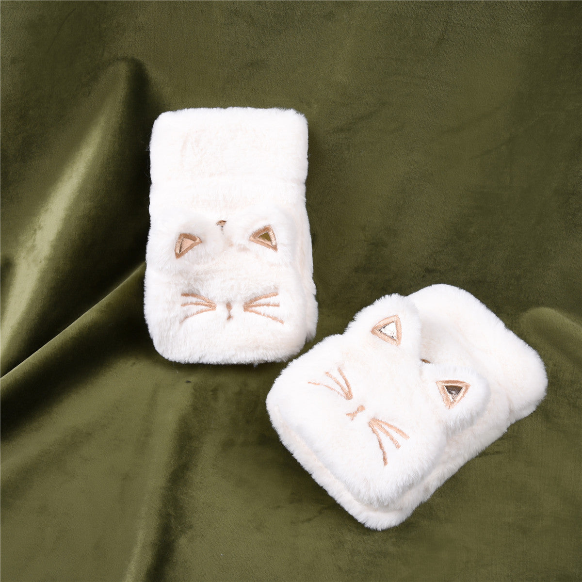 Cute Lucky Cat Bunny Plush Flip Lady Gloves — packaging