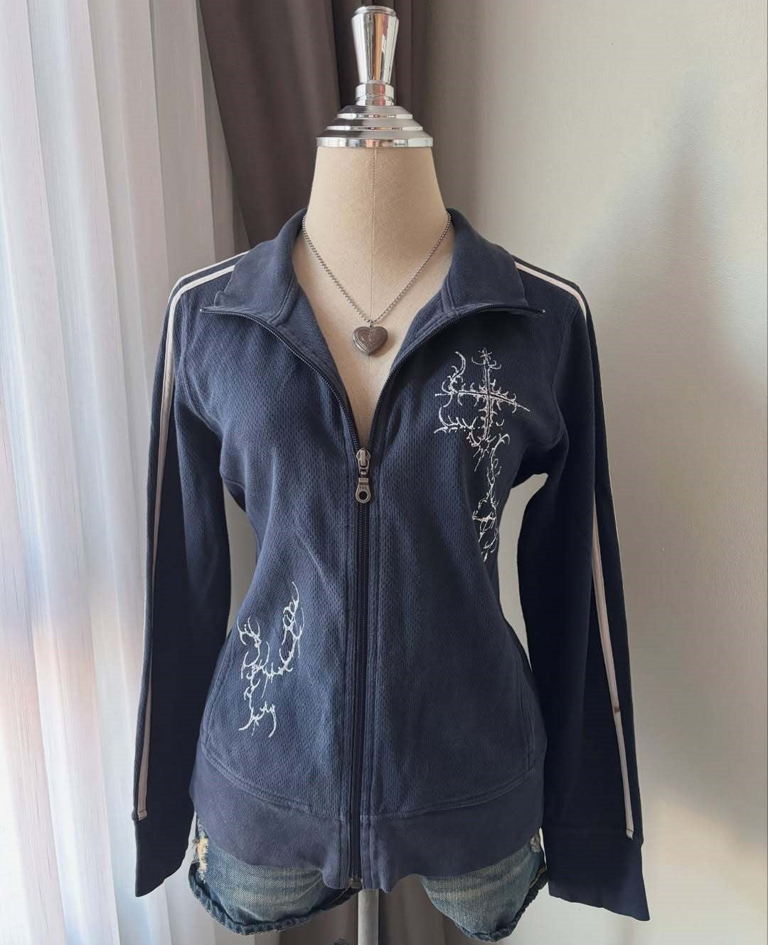 Y2K Japanese Streetwear High-fashion Retro Jacket — scale reference