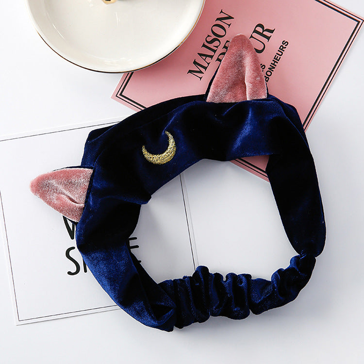 Beautiful girl cat ears series hair band wash face makeup yoga hair band headband — side view
