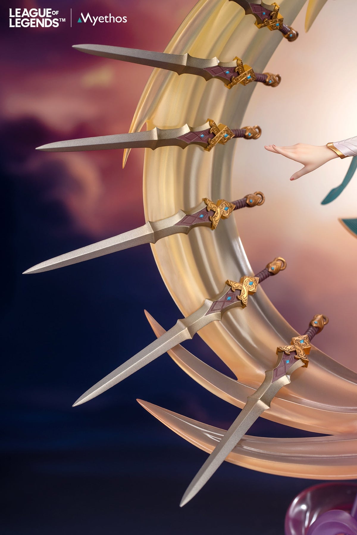 League of Legends Divine Sword Irelia 1/7 Scale Figure — side view