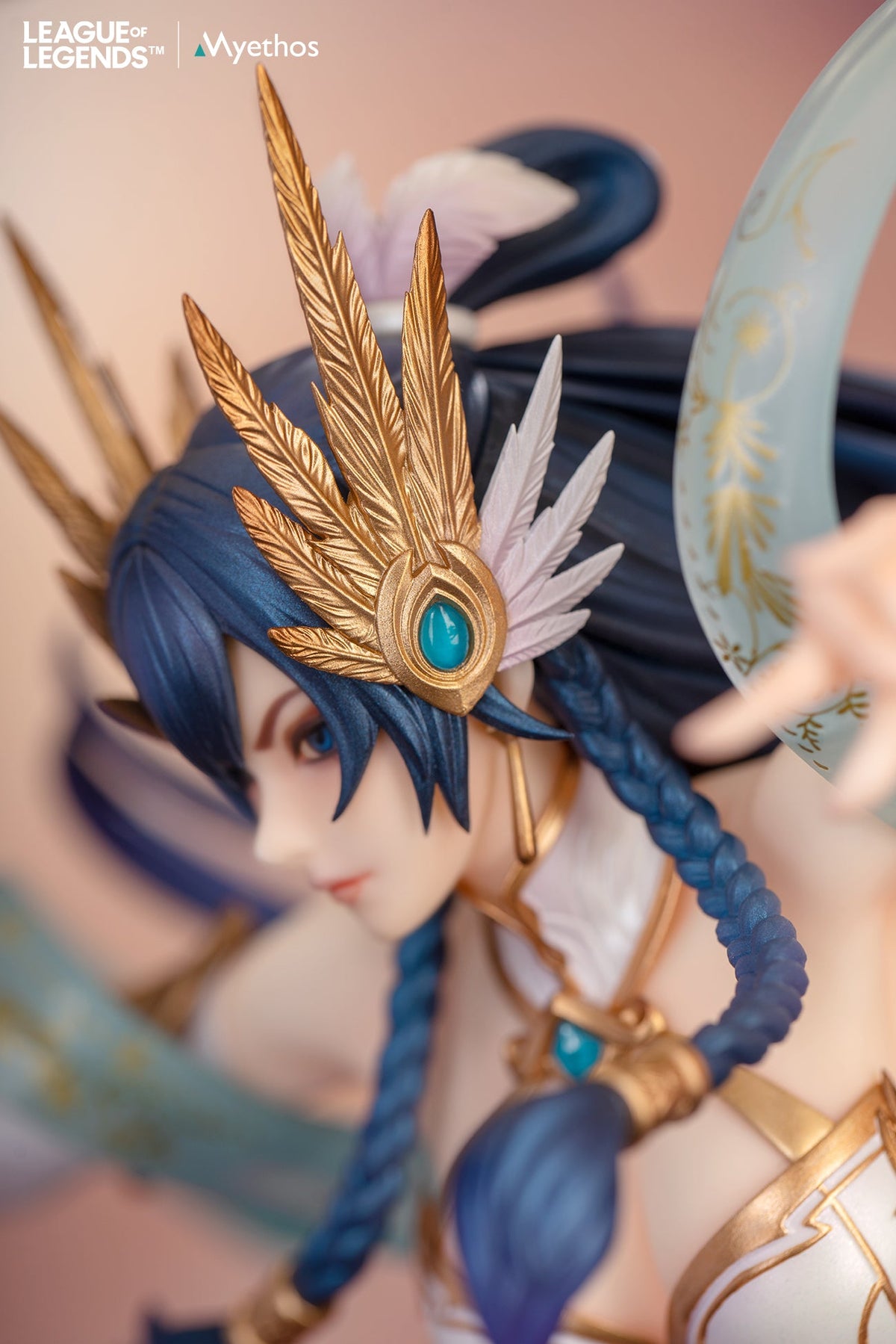 League of Legends Divine Sword Irelia 1/7 Scale Figure — detail