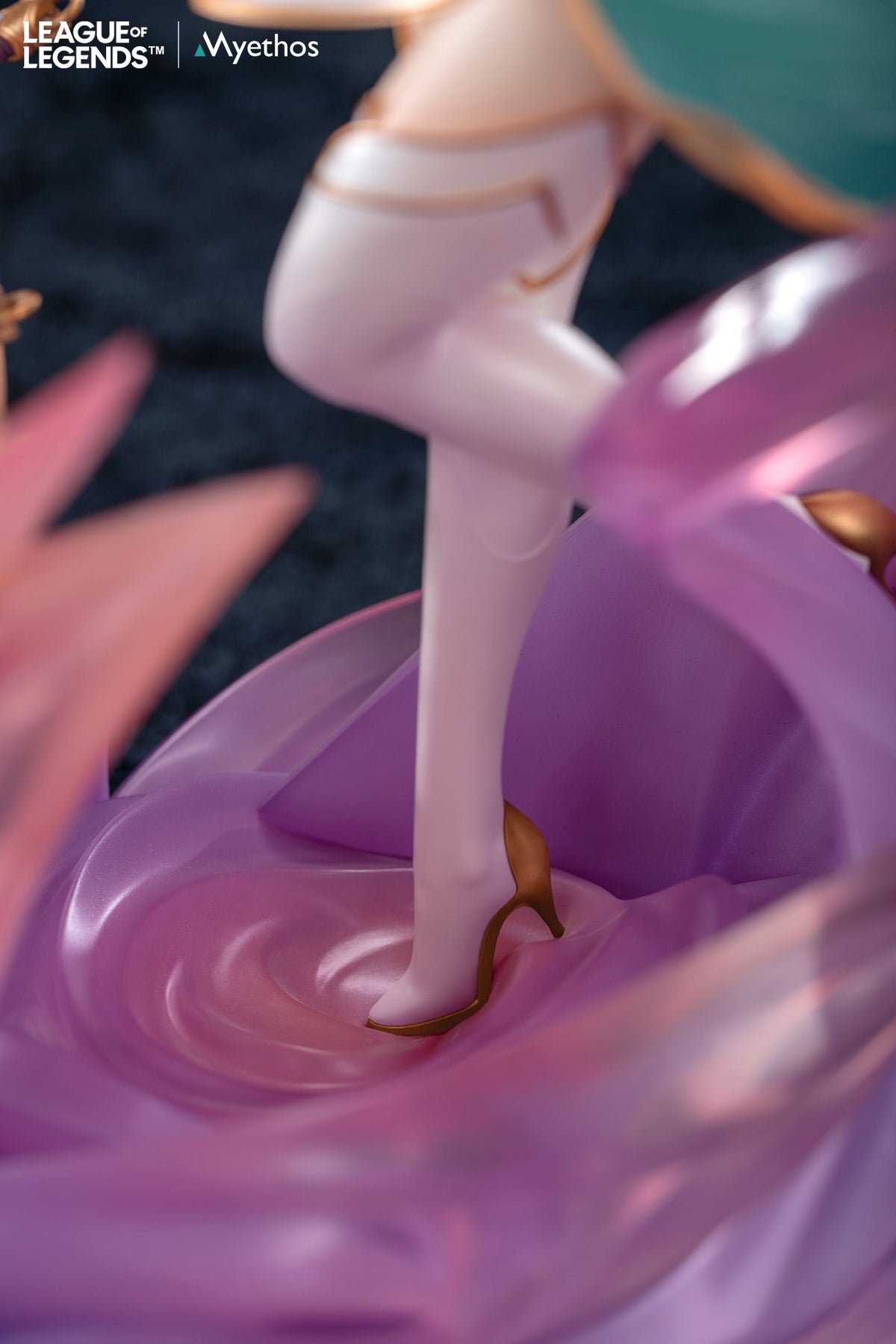 League of Legends Divine Sword Irelia 1/7 Scale Figure — scale reference