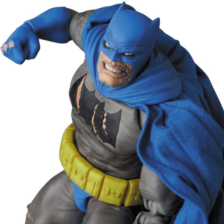 The Dark Knight Returns Triumphant - MAFEX No.119 Batman — detail