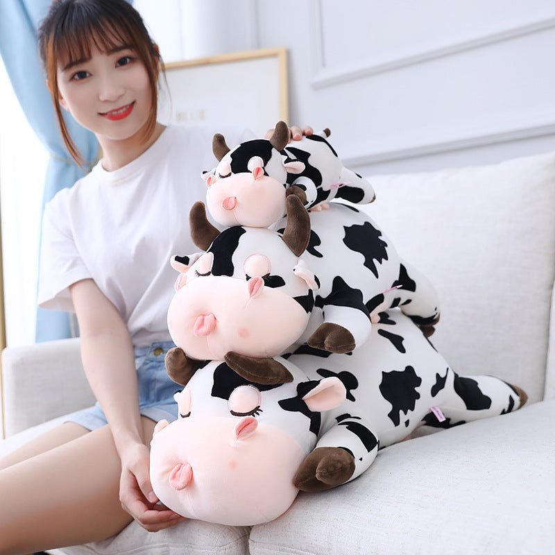 Cow plush pillow — detail