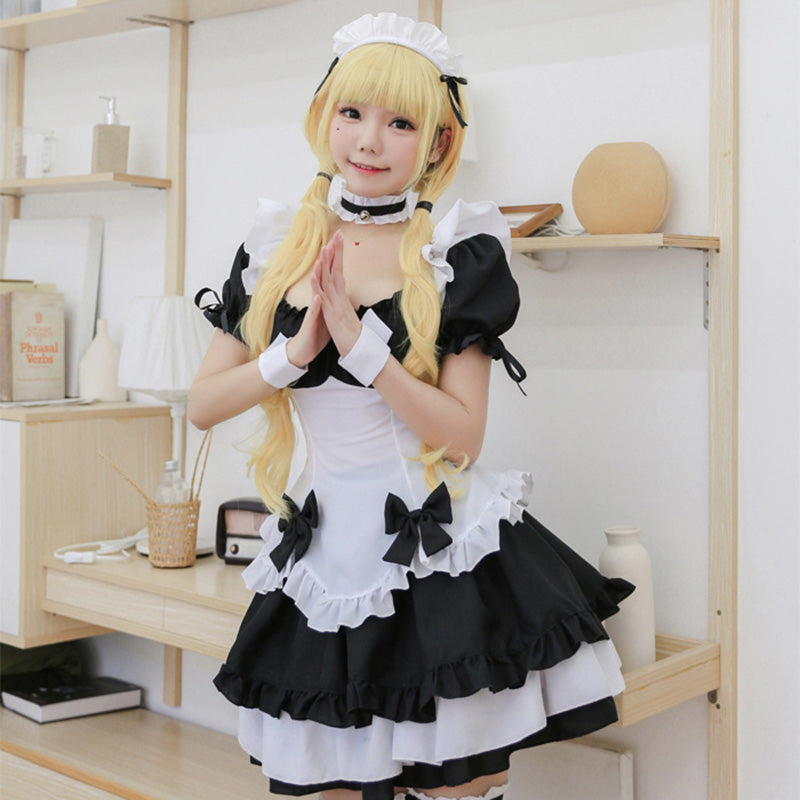 The maid wears a Lolita princess dress | Magic Stories