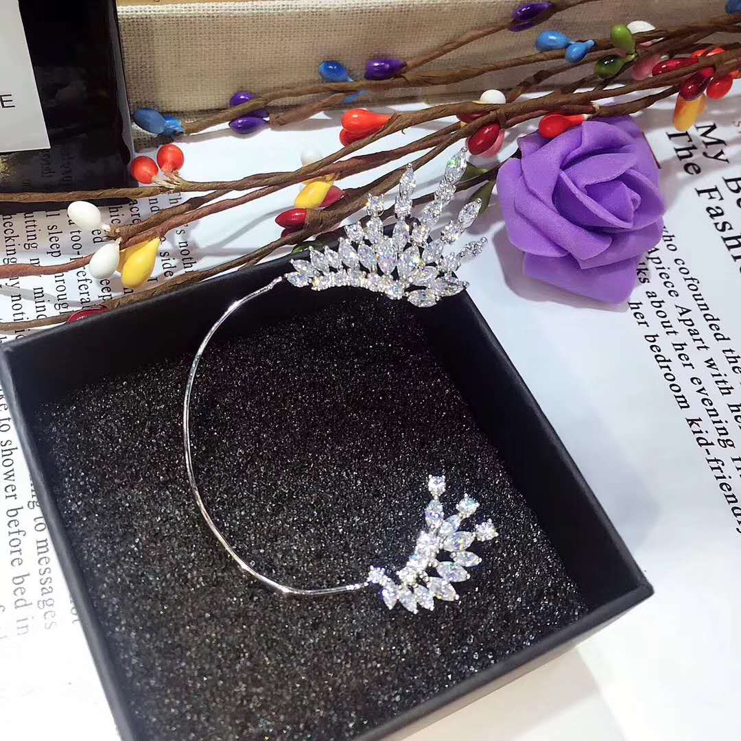 Angel wings ear hook | Magic Stories