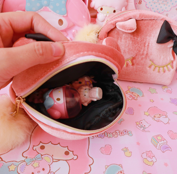Cute Cartoon Cat Plush Bags Kawaii Small Fur Ball Kitten Cosmetic Bag Girls Makeup Bags For Lovers Children Gifts — side view