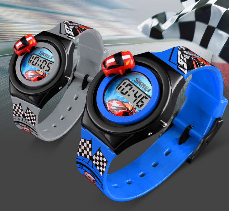 Rotating runway toy anime watch — back view