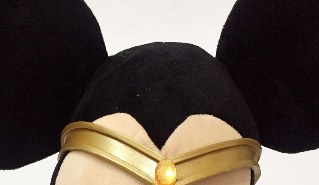 Sailor Moon Dedicated Headband Headband Headgear PVC Cosplay Accessories Props — in use