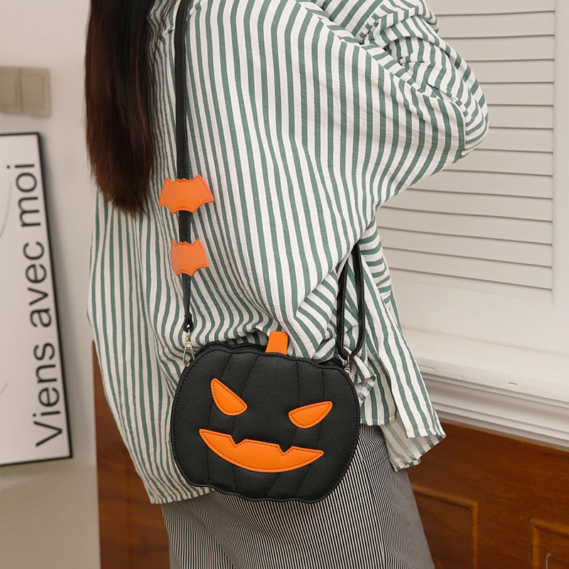 Funny Pumpkin Halloween Bag — scale reference