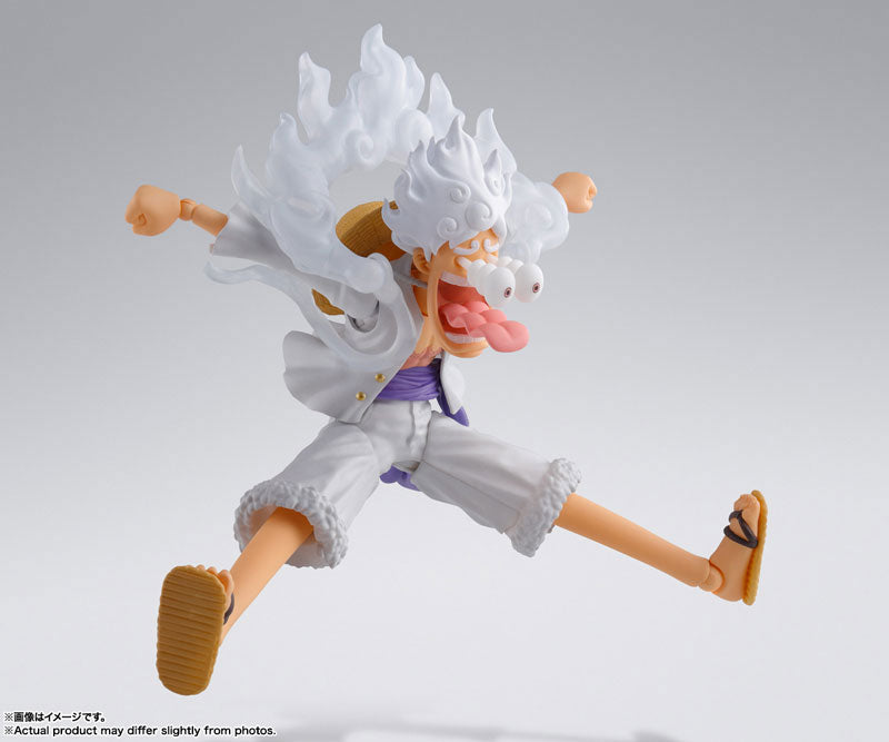 One Piece S.H.Figuarts Monkey D. Luffy (Gear 5) — in use