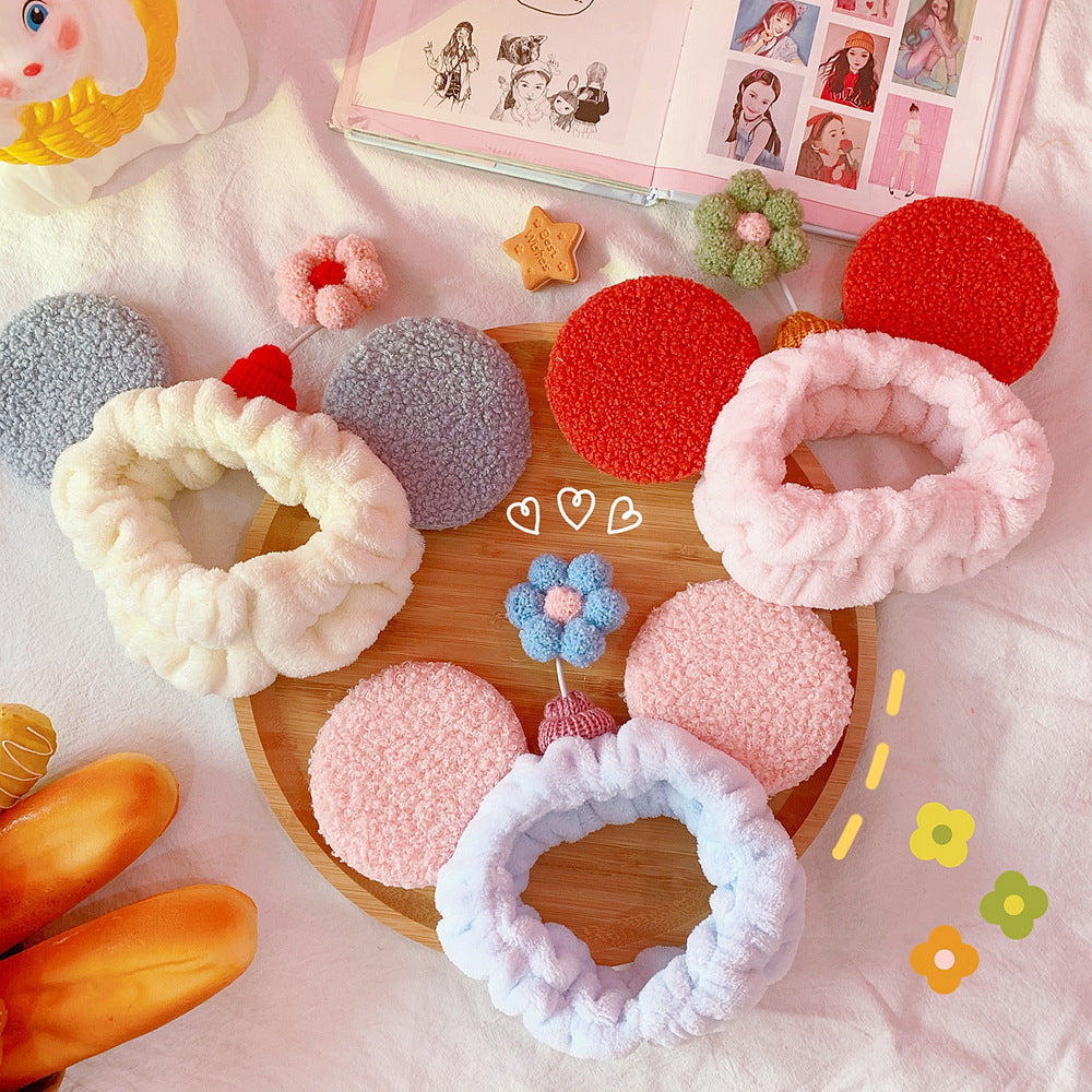 Small flower headband with cat ears — detail
