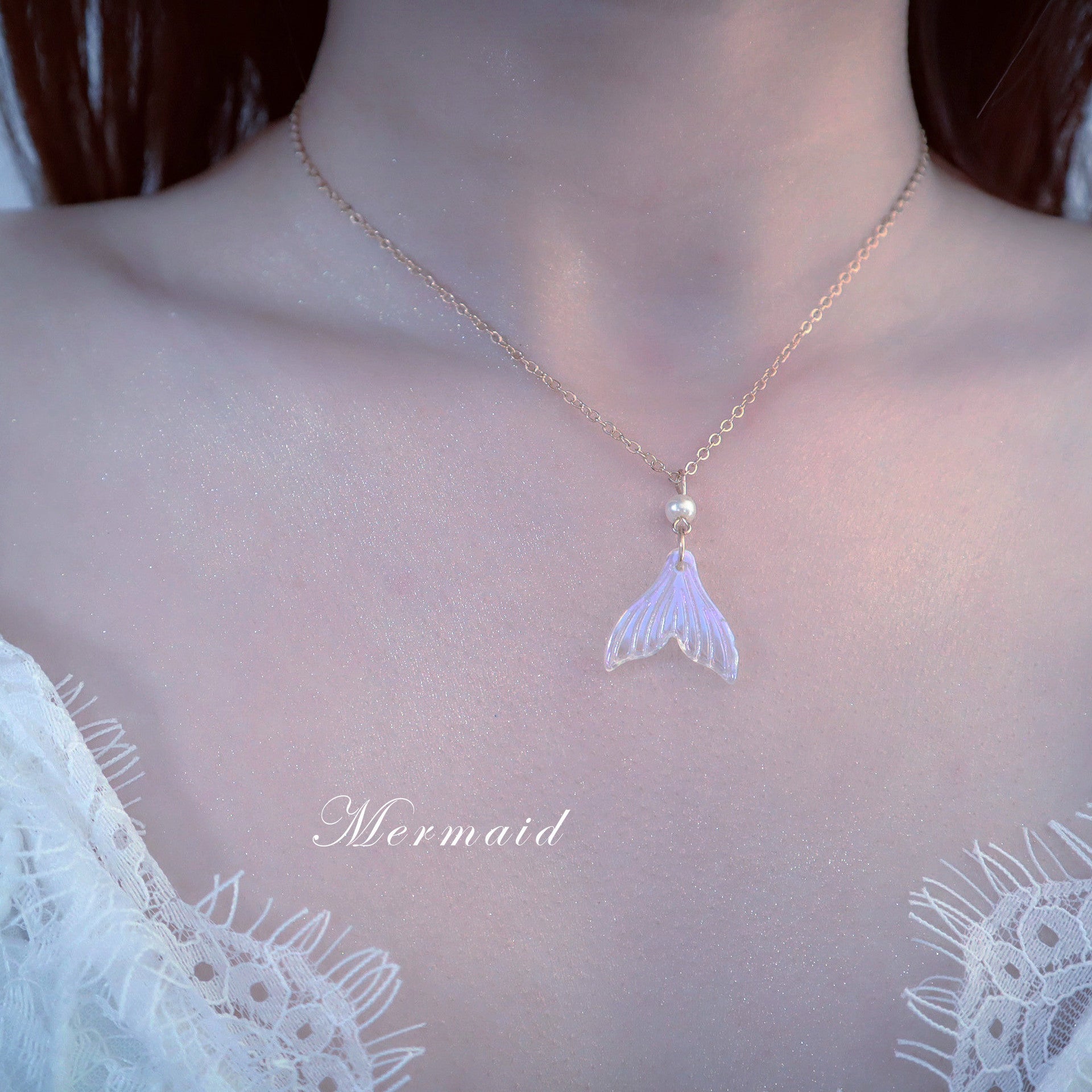 Mermaid Tail Pearl Tail Simple Necklace — side view