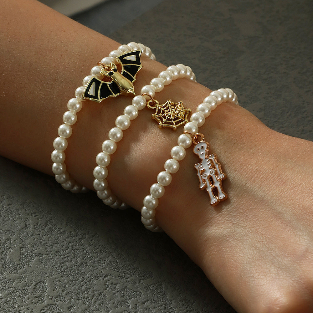 Pendant Pearl Halloween Bracelet — detail