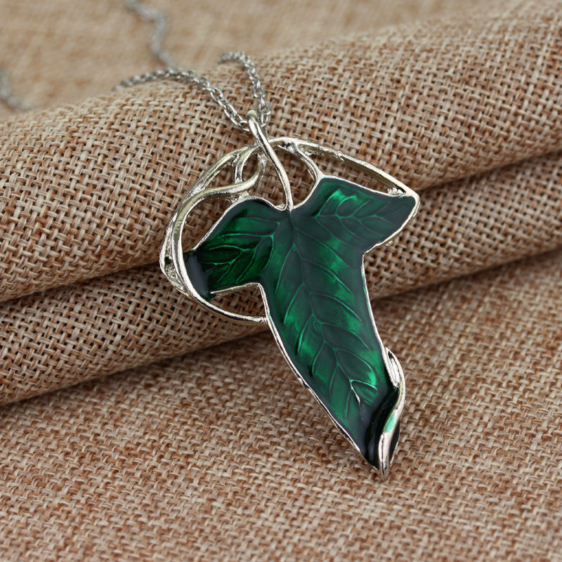 Elven Leaf Necklace (Lord of the Rings) — scale reference