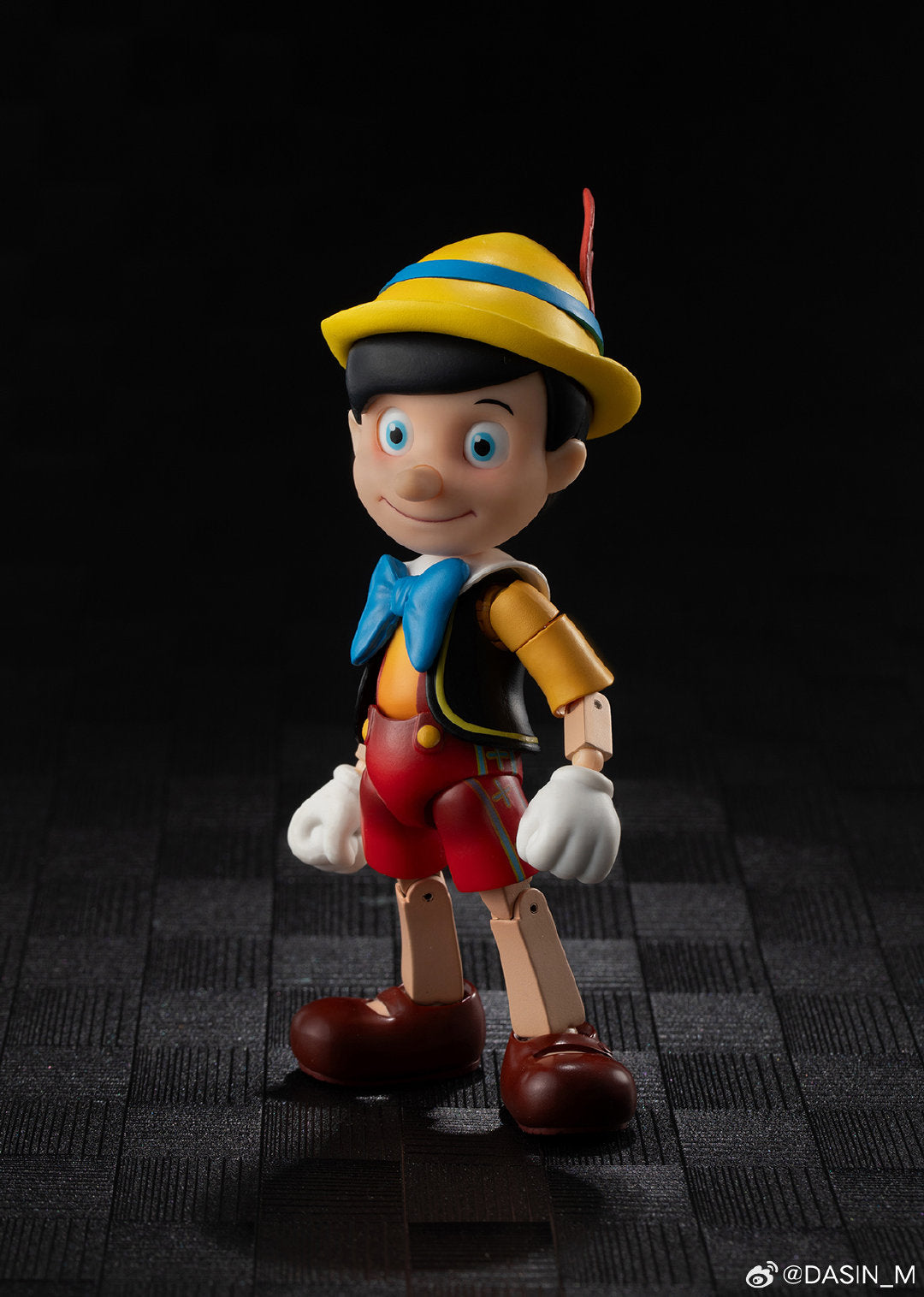 Little Puppet Man | DASIN MODEL — side view