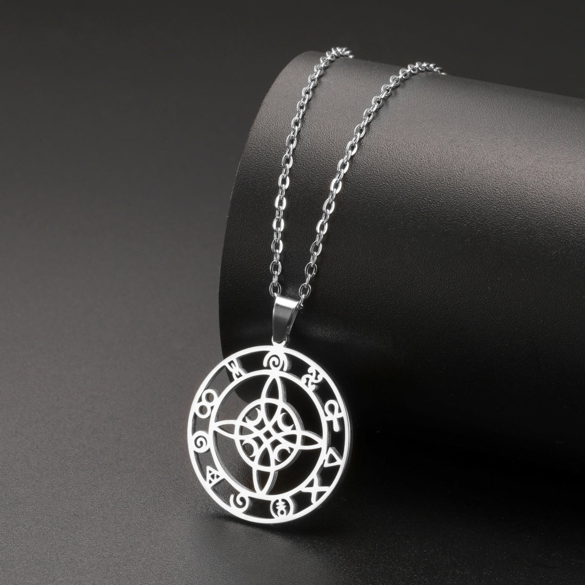 Ring Hollow Witch Knot Moon Pendant | Magic Stories