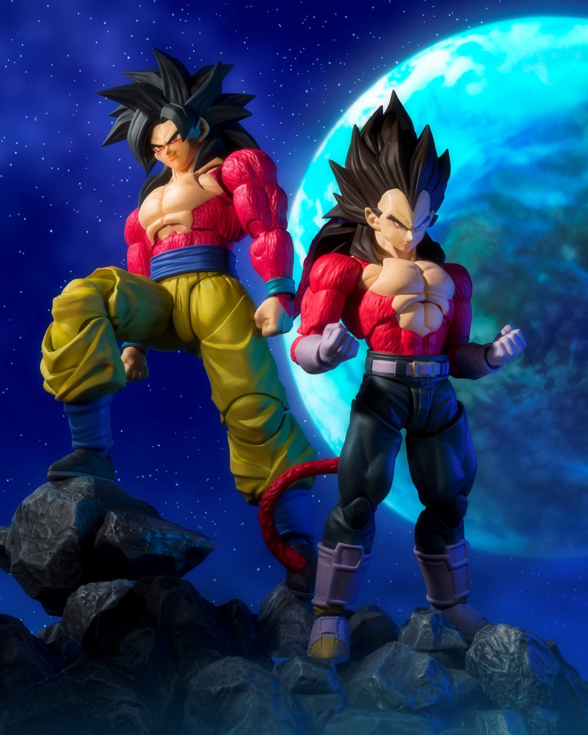 Dragon Ball GT S.H.Figuarts Super Saiyan 4 Vegeta — detail