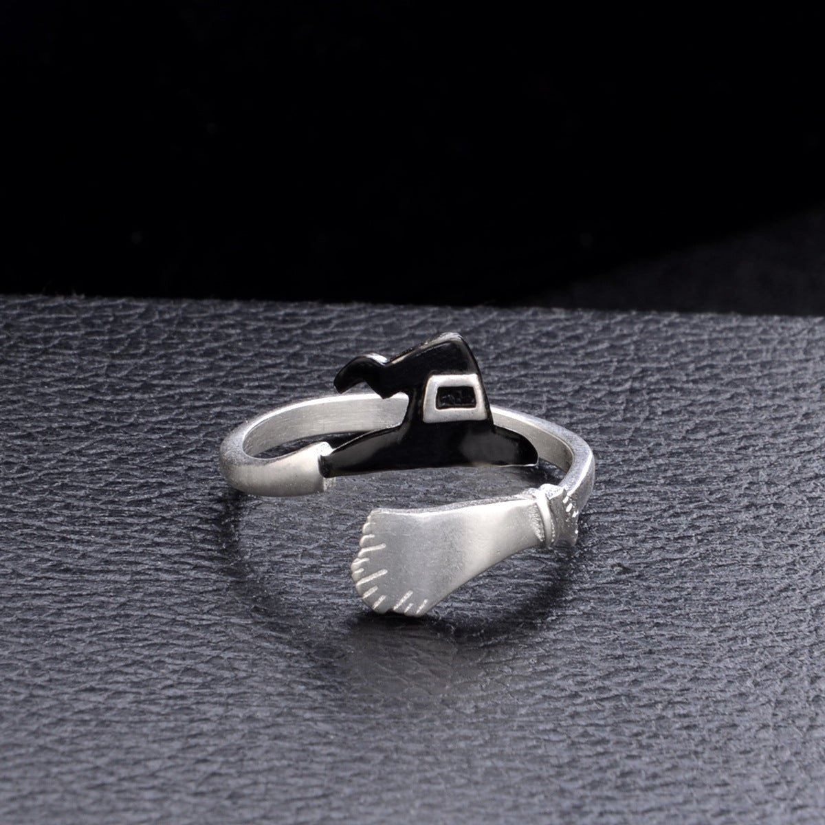 Halloween witch hat ring | Magic Stories