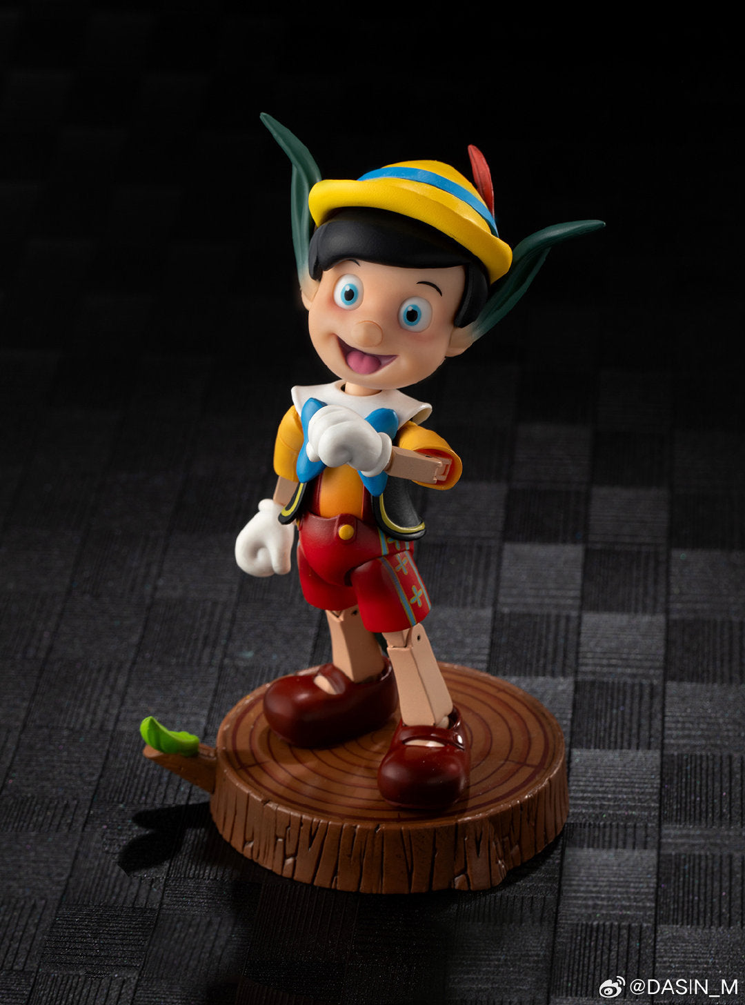 Little Puppet Man | DASIN MODEL — side view
