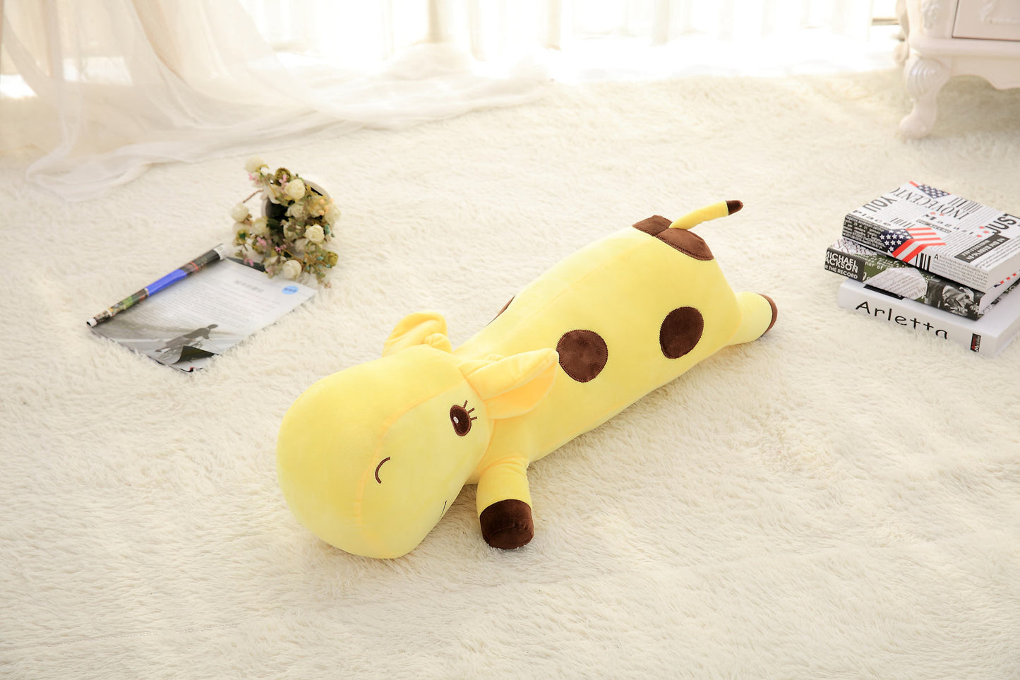 Giraffe plush toy — detail