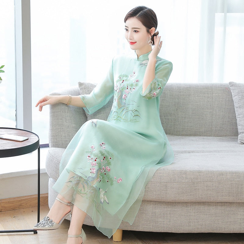 Cheongsam Dress Improved Hanfu Ethnic Embroidery Dress — back view