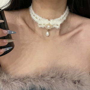 Bow Pearl Black And White Plush Choker | Magic Stories