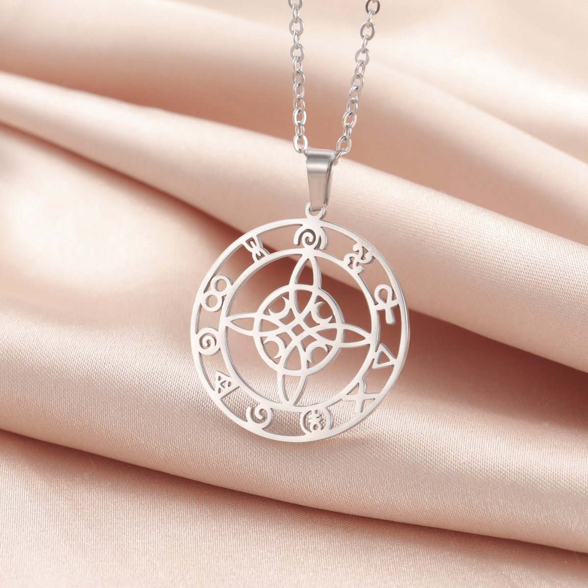Ring Hollow Witch Knot Moon Pendant | Magic Stories