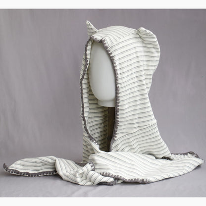 Retro Winter Scarf Hat With Devil Horns For Women Cute Lace Trim — side view