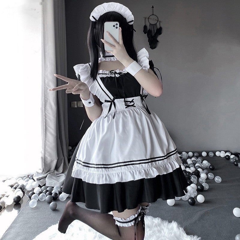 Soft Girl Japanese Lolita Maid Maid Costume Cosplay — back view