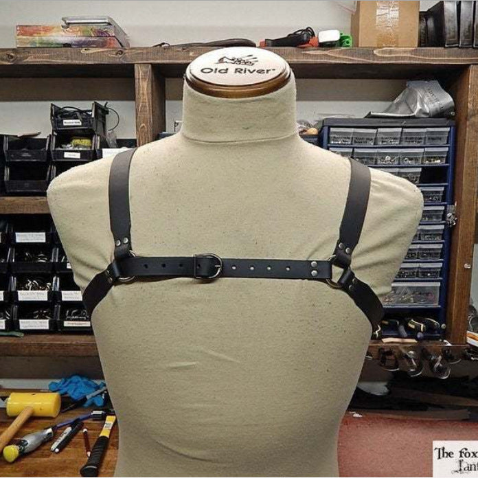 Medieval Warrior PU Leather Shoulder Armor - Cosplay Prop — packaging
