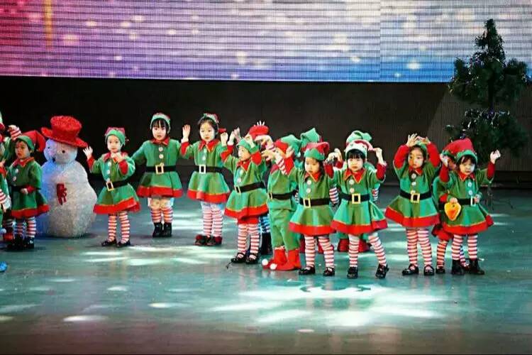 Christmas costume | Magic Stories