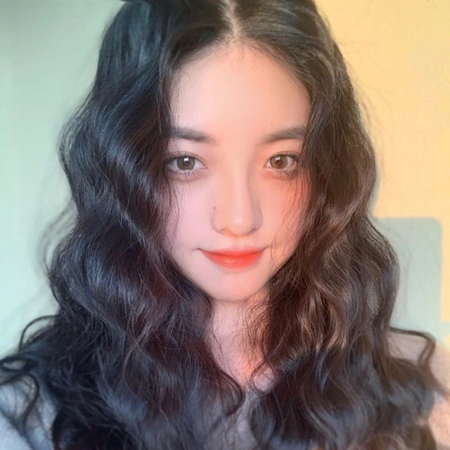 Morticia Addams Wednesday Addams Cosplay Wig — back view