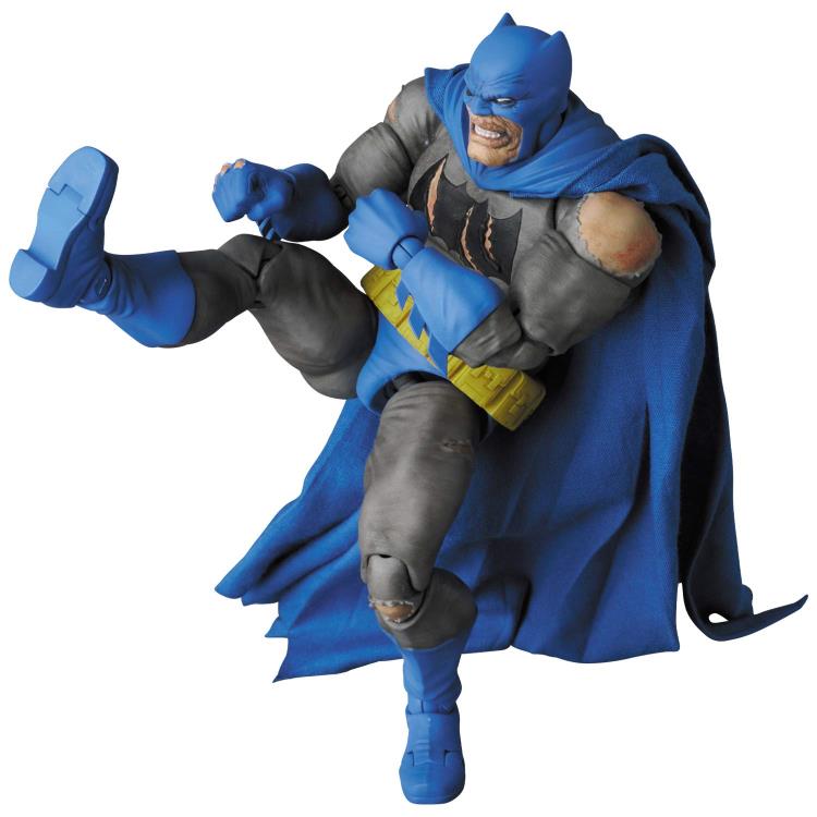 The Dark Knight Returns Triumphant - MAFEX No.119 Batman — side view