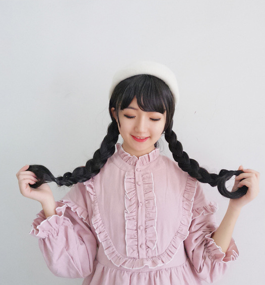 Long roll wig air bangs wig wig COS wig dyed wig — in use