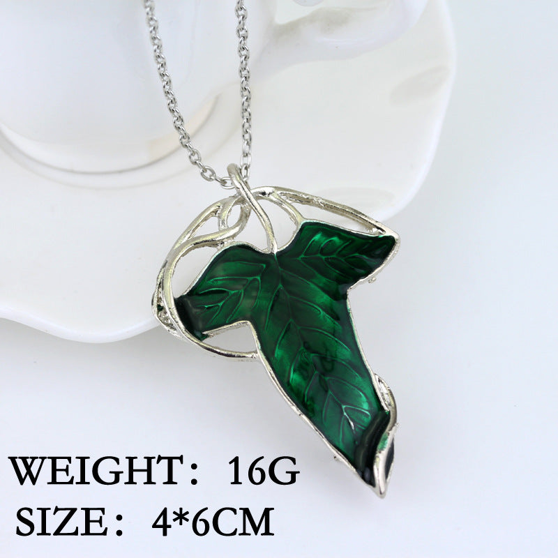 Elven Leaf Necklace (Lord of the Rings) — detail