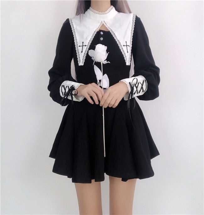 Maria dark goth nun dress — detail