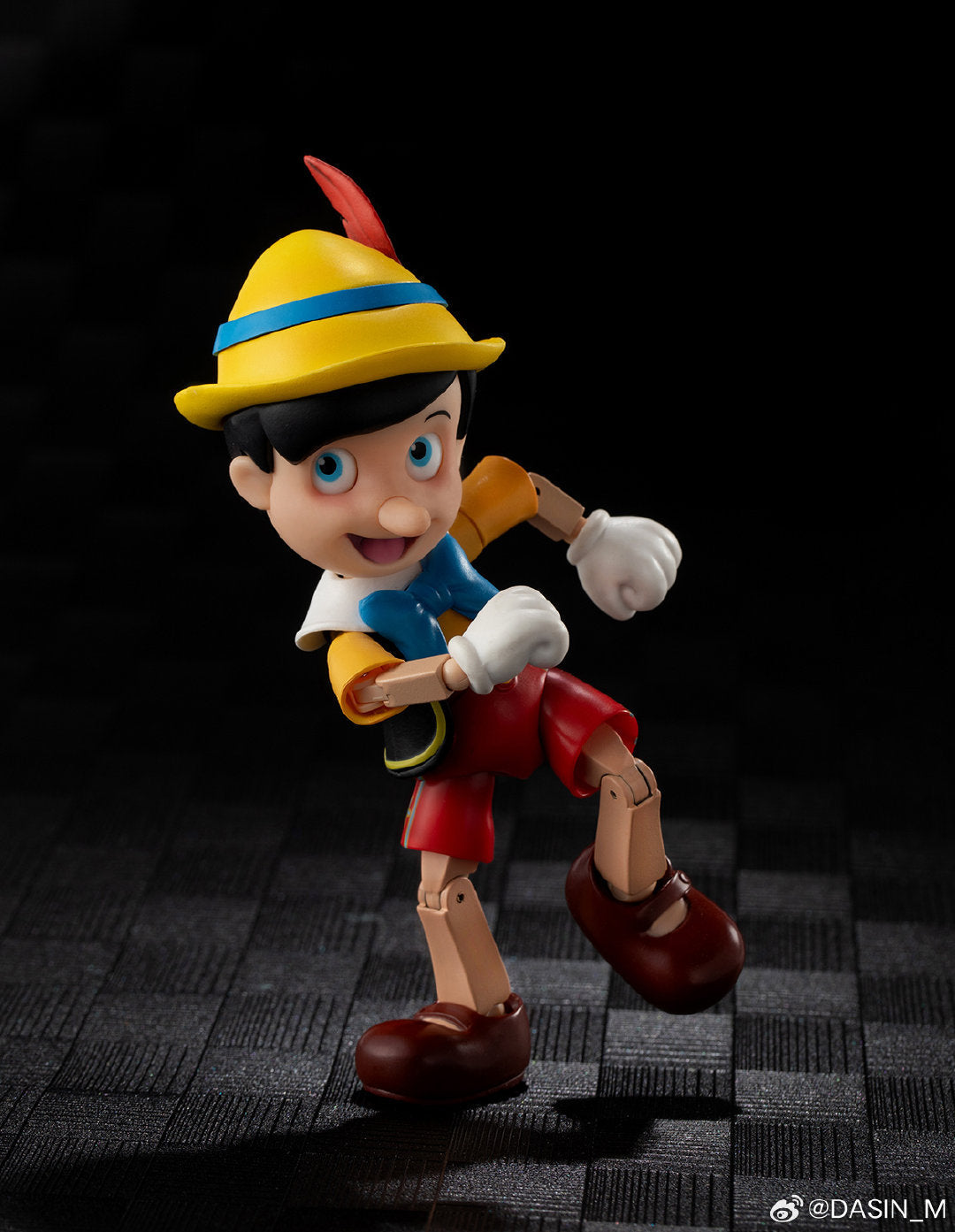 Little Puppet Man | DASIN MODEL — in use