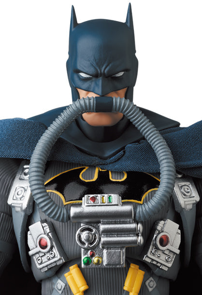 Batman: Hush MAFEX No.166 Batman (Stealth Jumper Ver.) — scale reference