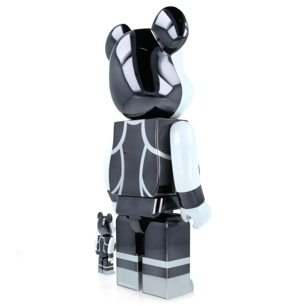 100% & 400% Bearbrick Kiss Catman Chrome Ver. — in use