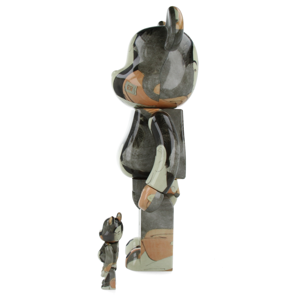 400% + 100% Bearbrick Boston Museum Toshusai Sharaku - Ichikawa Omezo Yakkoippei — side view