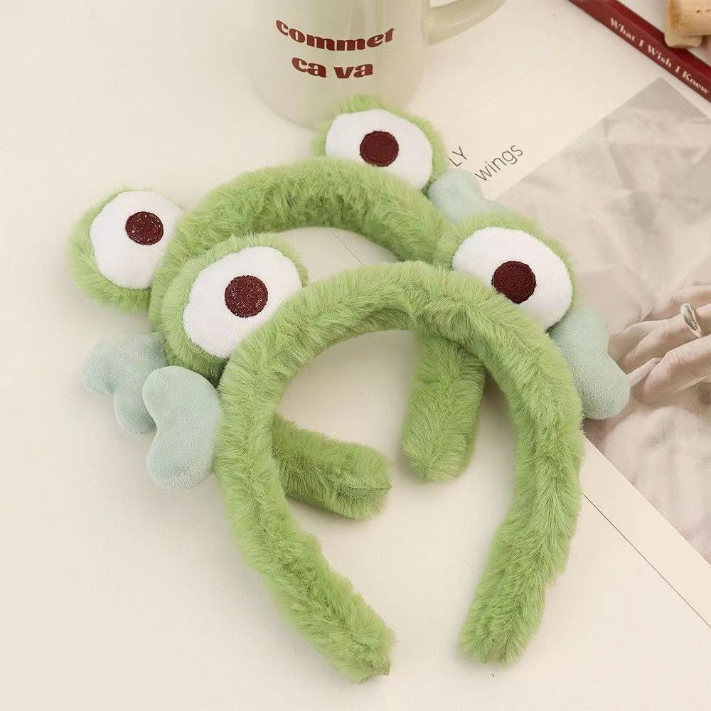 Plush Frog Headband Autumn And Winter — scale reference