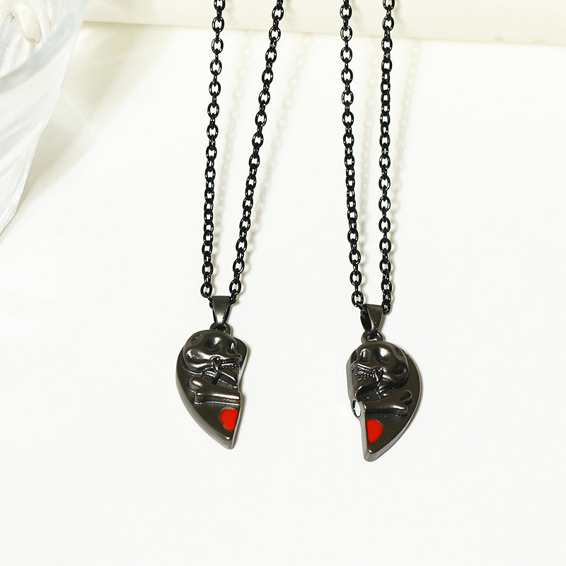 Skull Heart Magnetic Couple Necklace - Halloween — side view