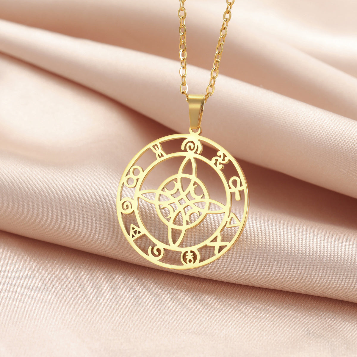 Ring Hollow Witch Knot Moon Pendant | Magic Stories