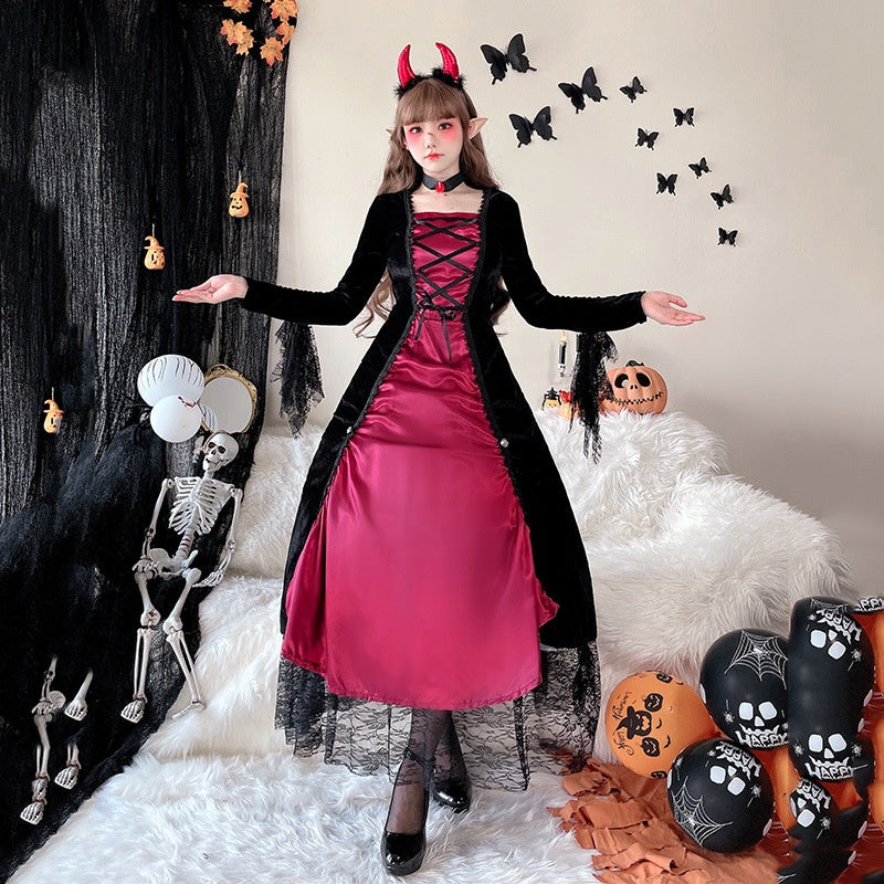 Role-playing Witch Costume Ghost Queen Performance Costume — scale reference