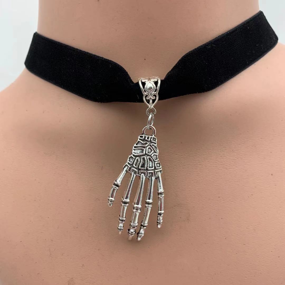 Ghost Claw Palm Retro Velvet Band Necklace | Magic Stories