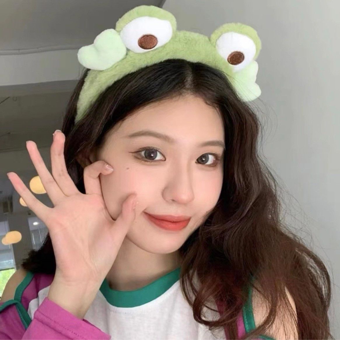 Plush Frog Headband Autumn And Winter — side view