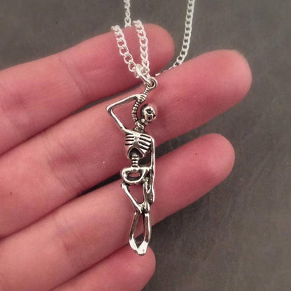 Hanging Skull Necklace Halloween Zombie | Magic Stories
