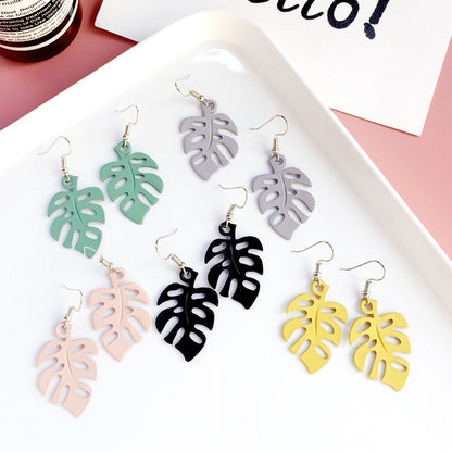 Harajuku Style Earrings Fashion Personality Monstera — in use