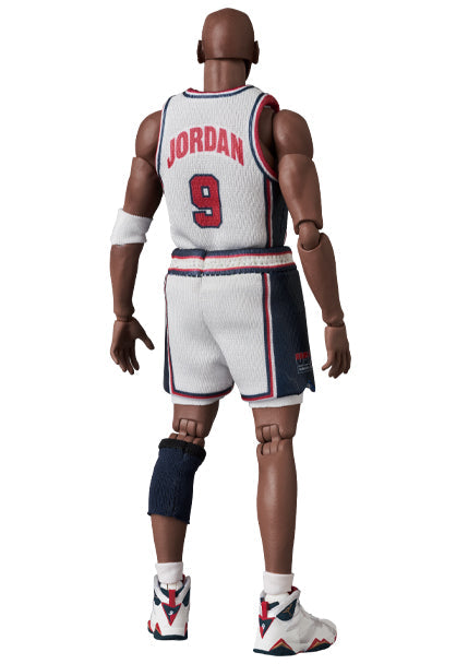 MAFEX No. 132 Michael Jordan (1992 TEAM USA) — in use